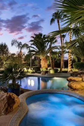 Preston by Avantstay 6BR Desert Oasis w/ Basketball Court, Pool & Hot Tub - İç Mekan
