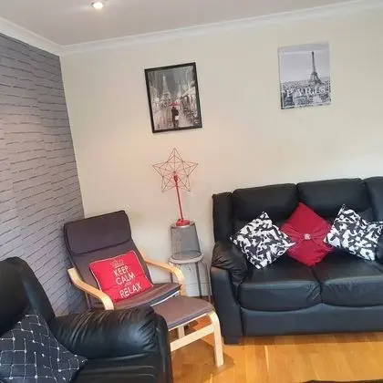 Pretty 4 Double Bedroom Home With 3 Bathrooms