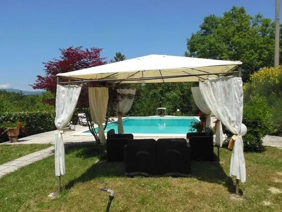 Pretty Chalet in Città di Castello With Swimming Pool