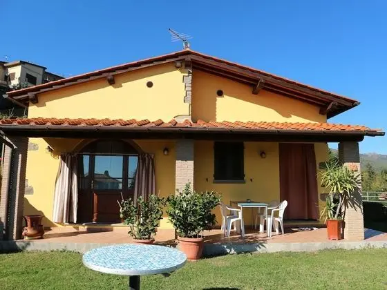 Pretty Holiday Home With Garden, Garden Furniture, Barbecue