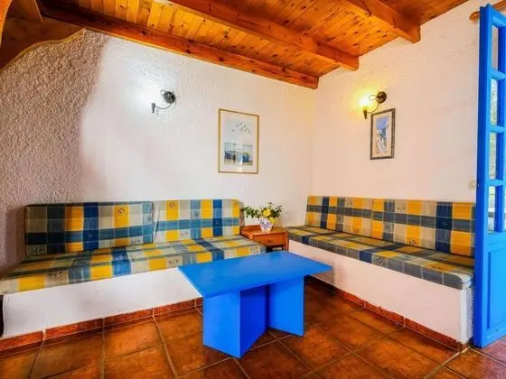 Pretty Holiday Home with Lotus Garden & Terrace near Sea Beach - Öne Çıkan Resim