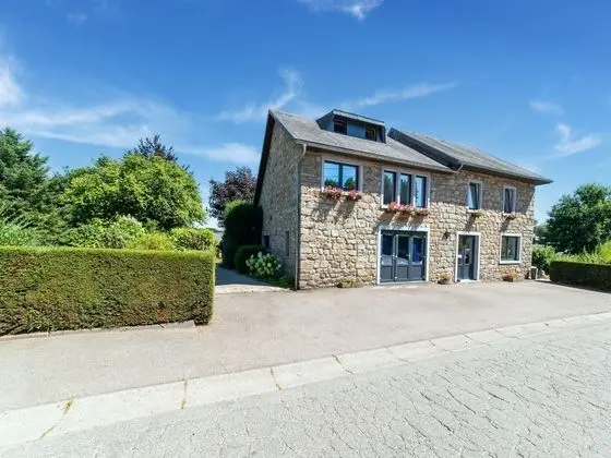 Pretty House in the Ardennes With Swimming Pool & Games Room - Dış Mekan