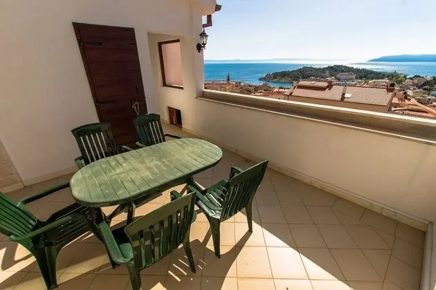 Prgo - Spacious With View & Parking - A3 3. kat