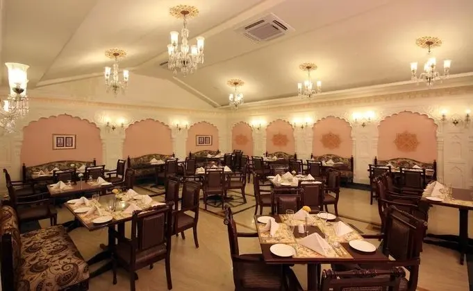 Pride Amber Vilas Resort & Convention Centre - Yerinde Yemek