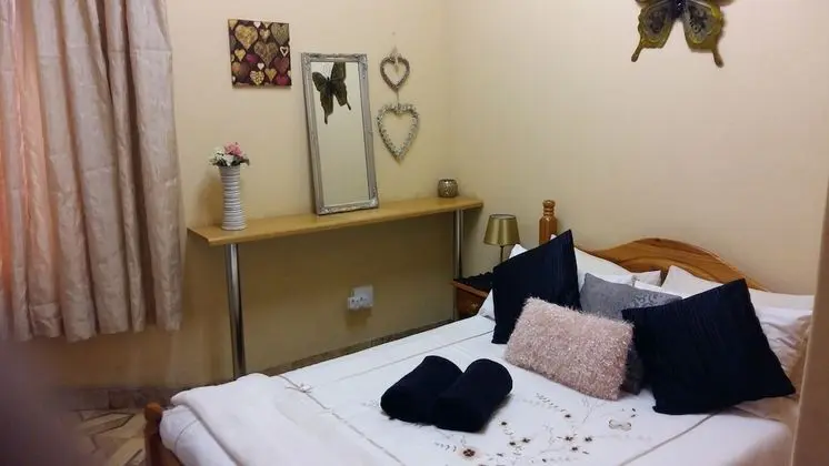 Pride Rock Accommodation - Oda