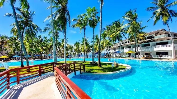 PrideInn Flamingo Beach Resort & Spa