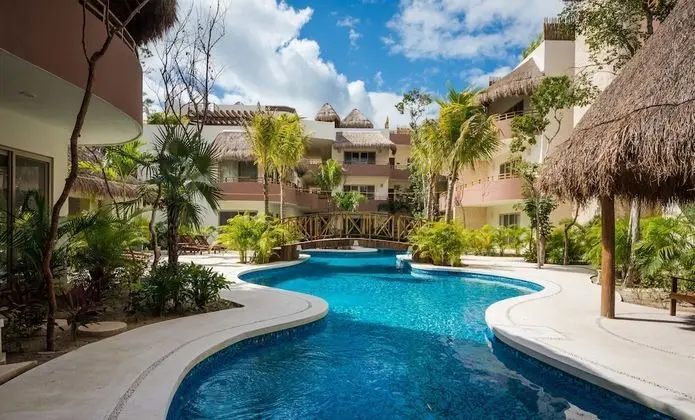 Prieta Penthouse 2 bedrooms sleeps 4 - Havuz