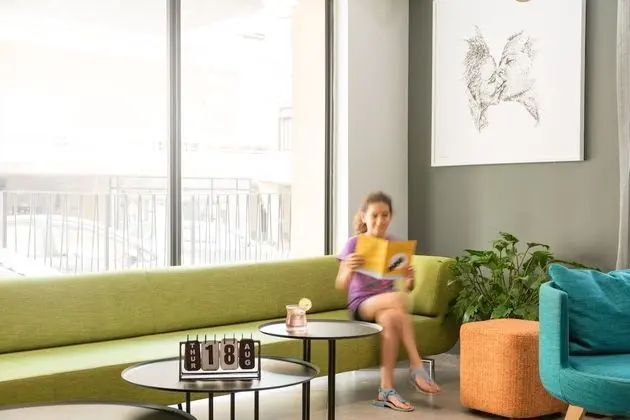 Prima City Hotel - Lobi