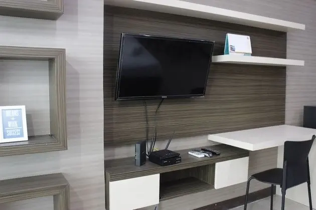 Prime & Comfy Studio @ Tamansari La Grande Apartment By Travelio - İç Mekan