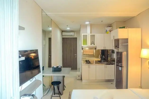 Prime Location Studio Apartment at Elpis Residence near Ancol