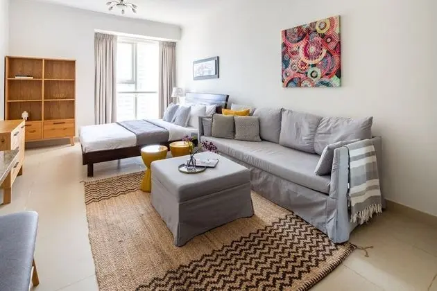 Prime Studio With Scenic Water Views in Jlt!