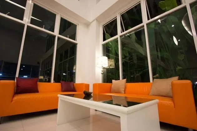 Primetime Hotel - Lobi