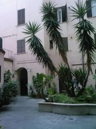 Prince Inn - 1