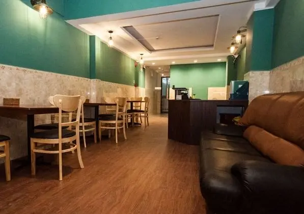 The Prince of Whales Hostel & Bar - Lobi