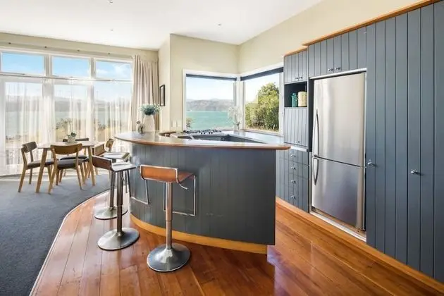 Pristine 2-bed waterfront, Karaka Bays
