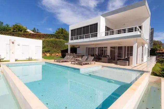 Private 3 Bedroom Villa Near Walking Trail
