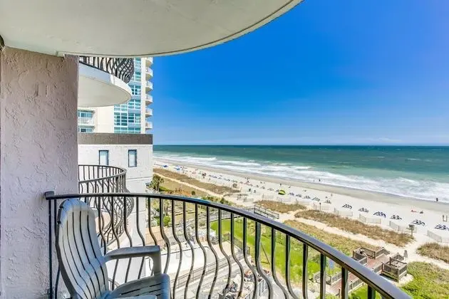 Private 3BR's at Palms by Hosteeva - Plaj