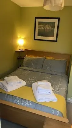 Private Annex, Parking, Wifi, 2mins to J48 A1 M1 - Oda