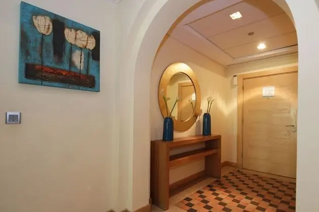 Private Beach Shoreline Luxurious Apartment - Lobi