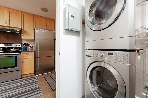 Private and Cozy Home in Kerrisdale - Mutfak