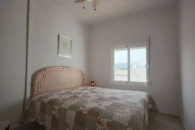 Private Family Retreat With Pool Short Walk to the Sea - Oda