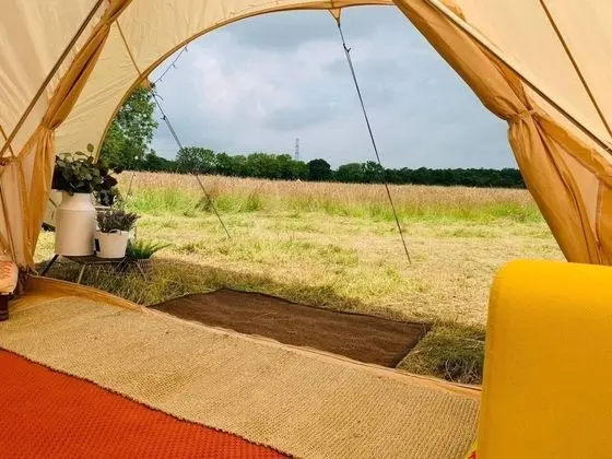 Private Glamping in a Vintage Caravan & Bell Tent - İç Mekan