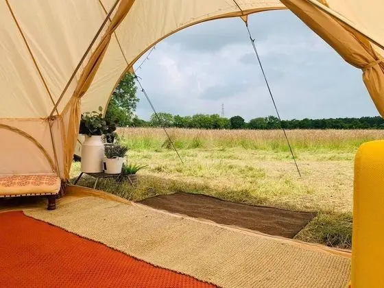 Private Glamping in a Vintage Caravan & Bell Tent - Oda