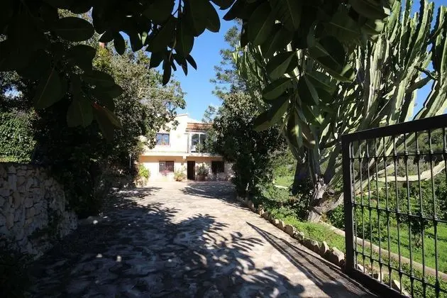 Private & Luxurious Villa With Pool - Lots of Space & Short Walk to the Sea - Dış Mekan