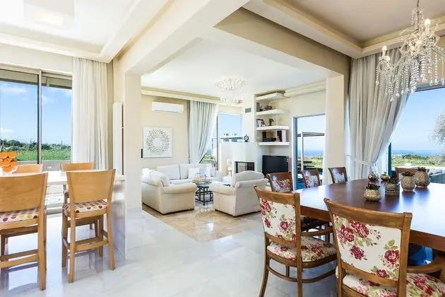 Private Luxurious Villa With Private Heated Pool Children s Play Area and Garden 2km to Beach - Oda
