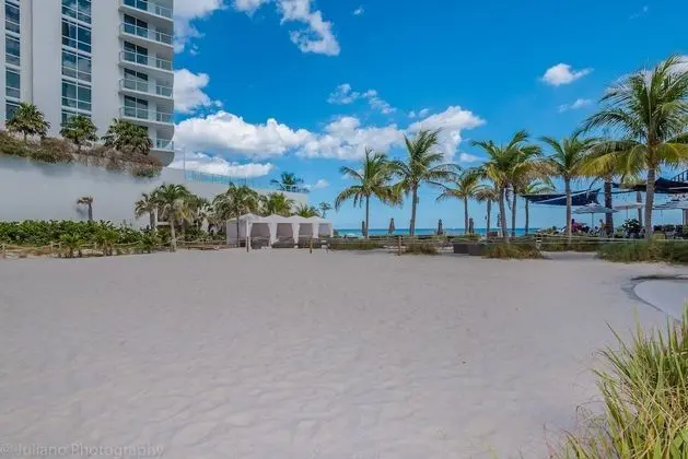 Private Ocean Condos - Hyde Beach Resort - Plaj