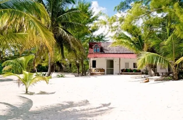 Private oceanfront house - lagoon access - Dış Mekan