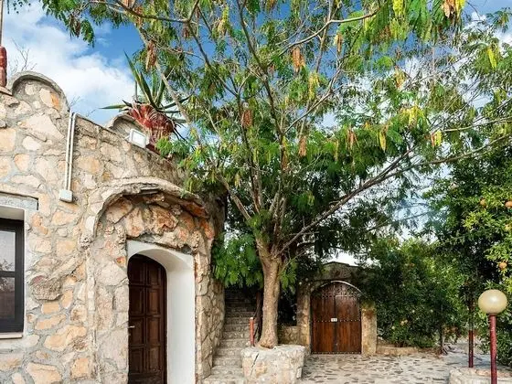 Villa With Private Pool and air Conditioning