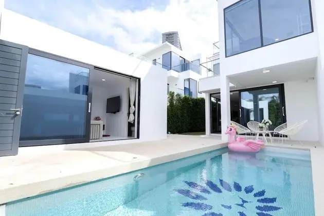 Private Pool Villa in Central Pattaya - Palmc9