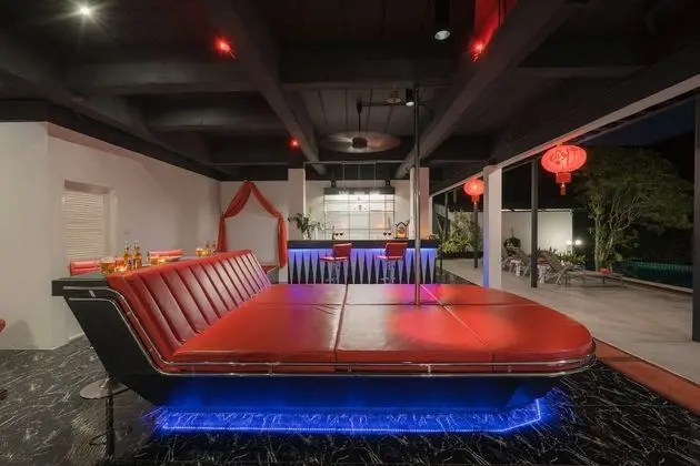 Private Pool Villa for Family & Friends - Lobi
