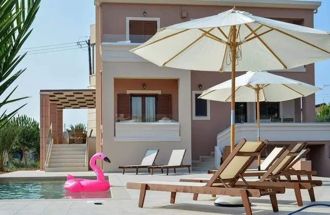 Private Pool Luxurious Villa with Parking & BBQ