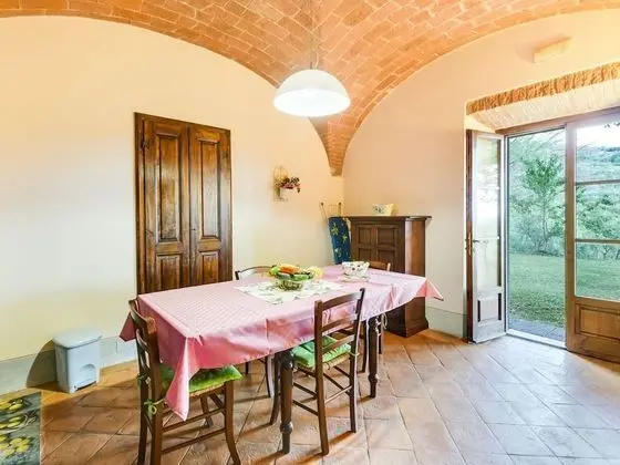 Villa With Private Pool, Near Cortona, 3 Apartments - Yerinde Yemek
