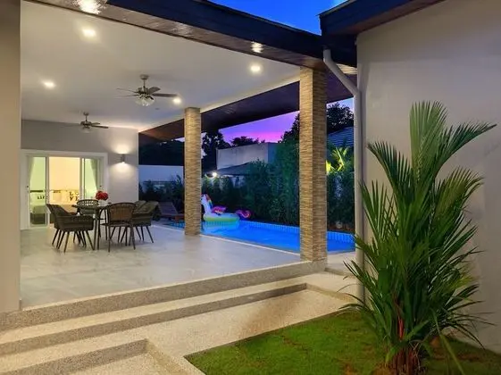 Private Villa with Pool near Laguna - Lobi