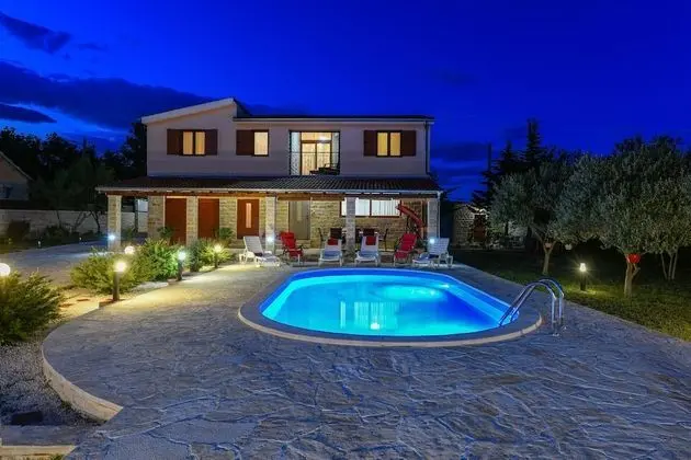 Villa With Private Pool Rural Area Summer Kitchen - Oda