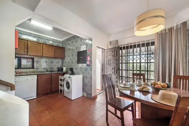 Private Pool Villa, Walking Distance to the Centre, Golf Facing - Yerinde Yemek