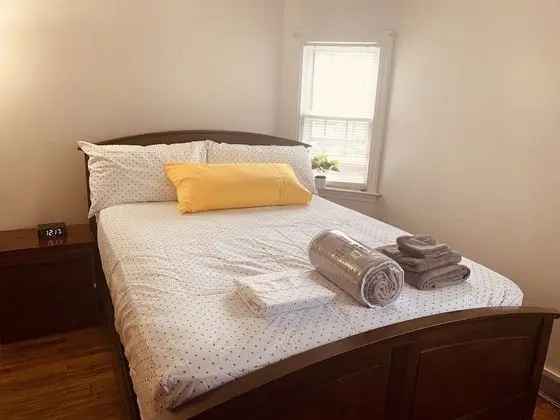 Private Queen Bedroom Garvin - Oda