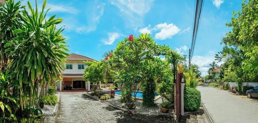 Private Residence Hosted by Sasithorn - Dış Mekan