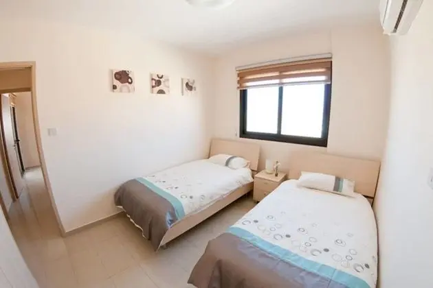 Private Roof Top Terrace Overlooking Pool in Pyla - Oda