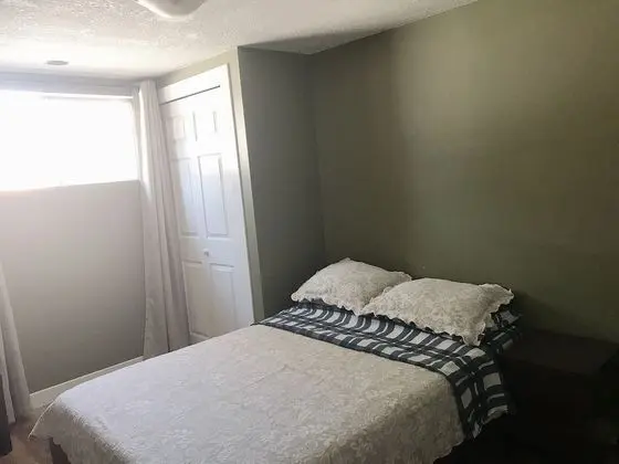 Private Rooms in Central Edmonton - Oda