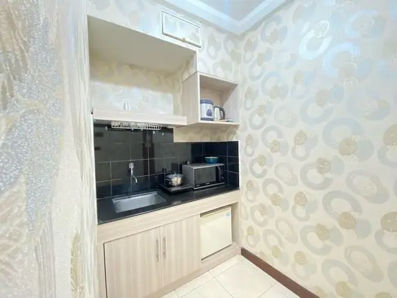 Private Spacious Executive Studio Room At Majesty Apartment Bandung - Mutfak
