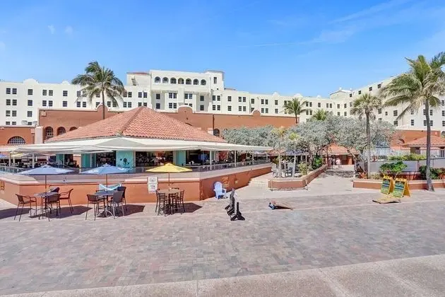 Private Suite, Swimming Pool, Bike Rentals, Restaurant & Supermarket! - Dış Mekan