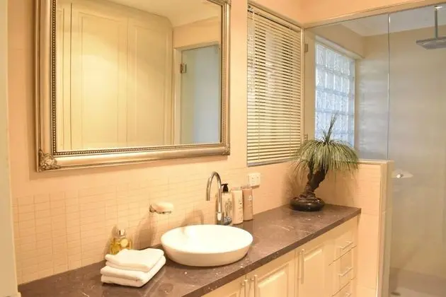 Professionally Cleaned 2bdr Villa, Great Location - Banyo Tipleri