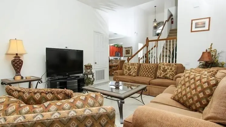 Professionally Decorated 5 Bedroom 5 Bath Pool Home in Windsor Hills