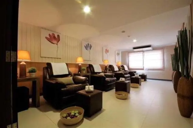 Prom Ratchada Residence and Spa
