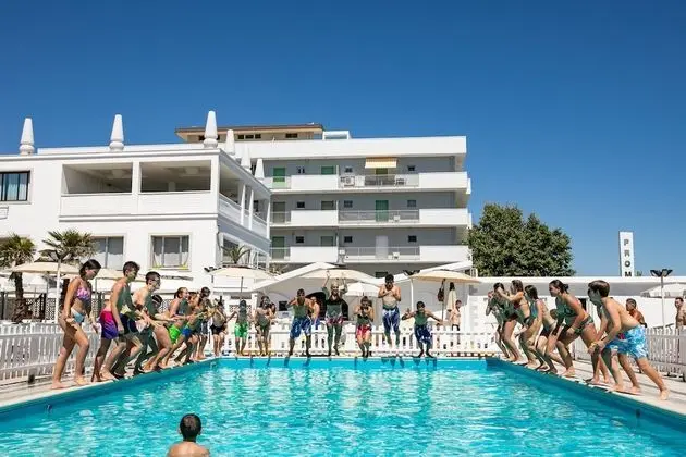 Hotel Promenade Universale - Dış Mekan