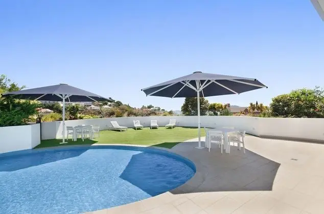 Property Vine - Dalgety Apartments - Havuz